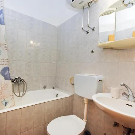 Apartman 16 Makarska