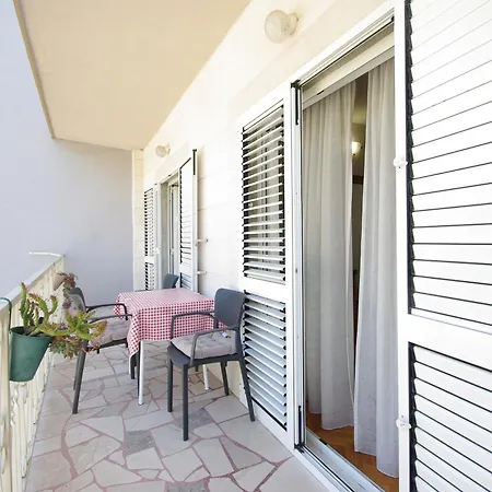 Apartman 16 Makarska