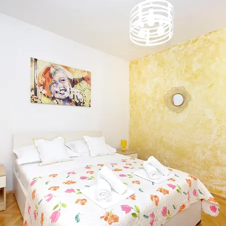 Apartman 16 Makarska