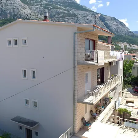 16 Apartment *