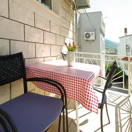 16 Makarska