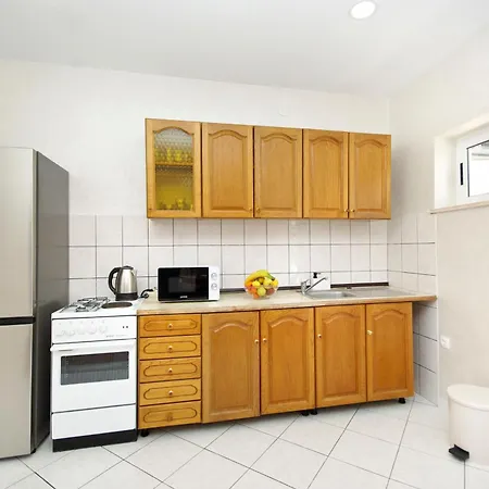 16 Apartment *