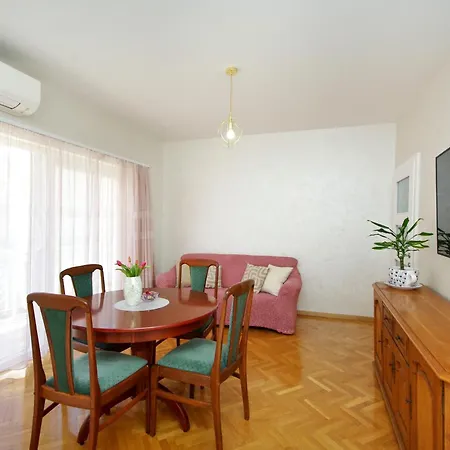 16 Apartment *